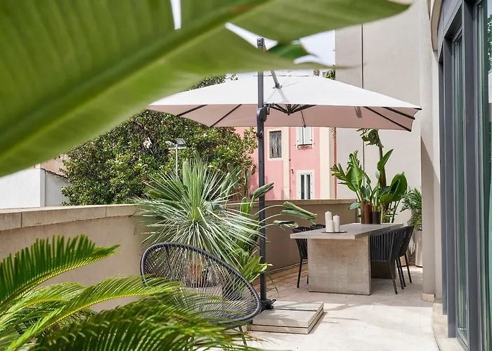 דירה Le Residenze By Victoria Palace קאטוליקה